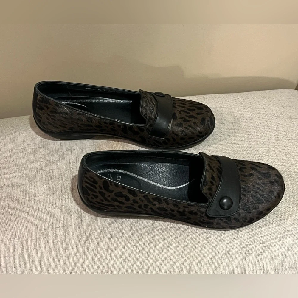 Dansko Olena Calf Hair  Black & Brown Cheetah Print Loafers, size 38